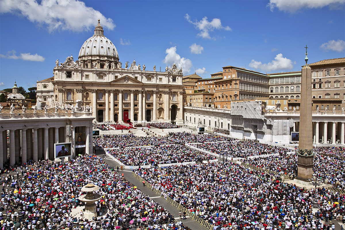 piazza san pietro angelus 